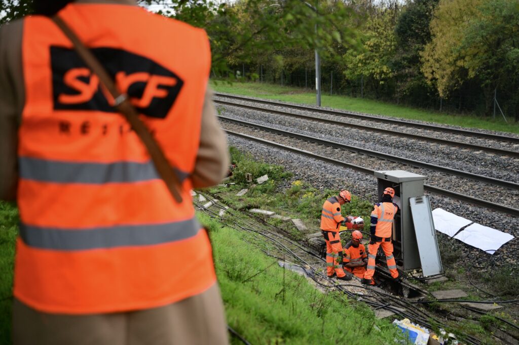 Contrat État-SNCF Réseau : la modernisation du rail s’accélère à l’heure de l’ouverture à la concurrence​Eglantine L’Haridon avec l’AFP
